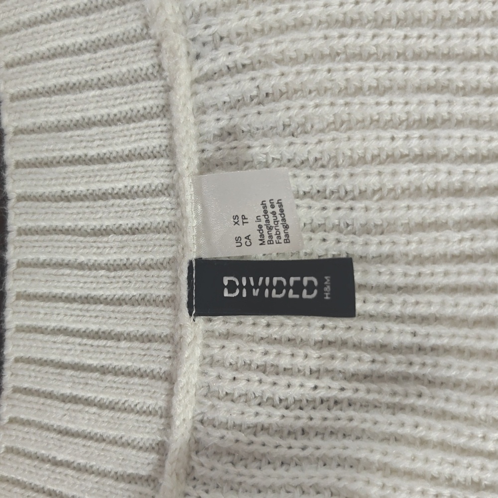 H&M Divided Cream Ribbed Sweater - Picture 4 of 4